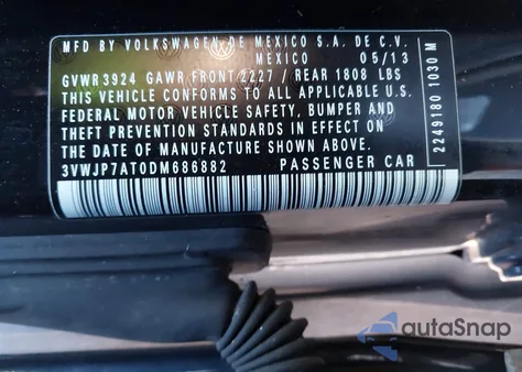 2013 Volkswagen Beetle 2.5L z USA, uszkodzony, nr VIN 3VWJP7AT0DM686882